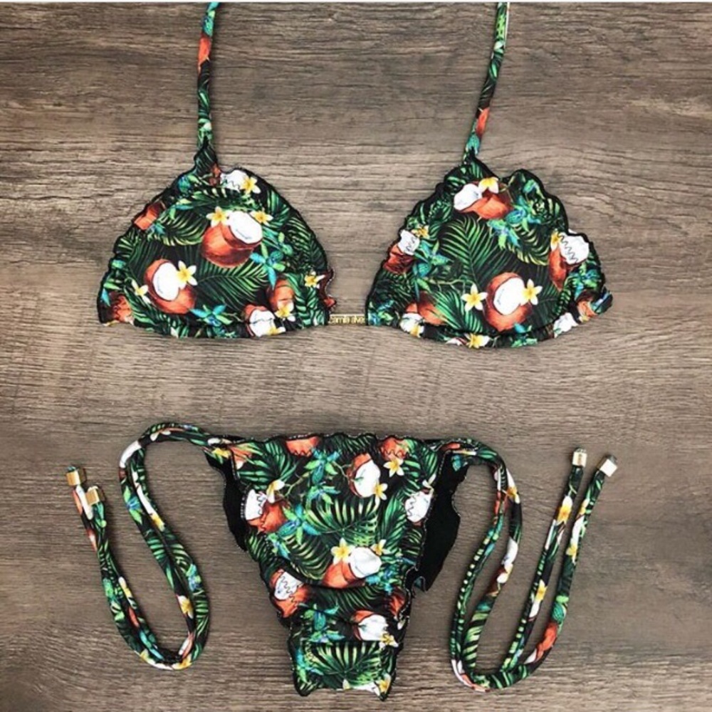 🇧🇷 Brazilian Bikini 👙 US Size Equivalent: M.